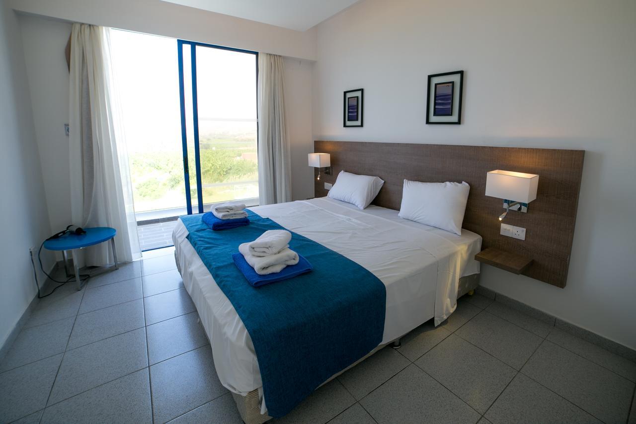 Marica's Boutique Hotel Kissonerga Extérieur photo